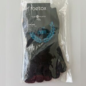 Toesox Club Pilates 100 Classes Grip Socks